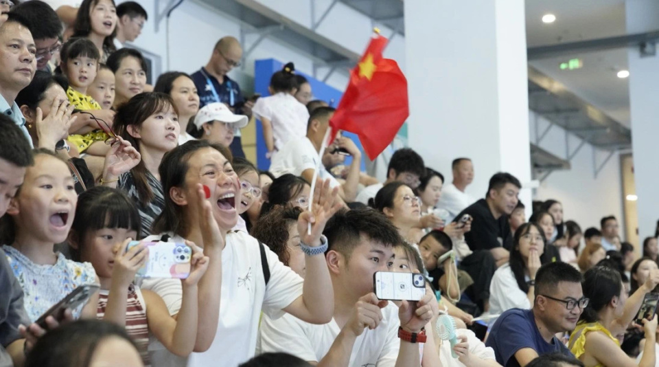 zNOAl, 鞋在场地内 zNOAl, 鞋在场地内