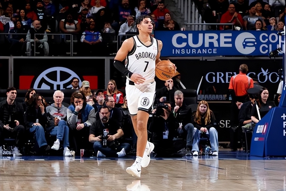 海斯在活塞, 斯也对他很 海斯在活塞, 斯也对他很