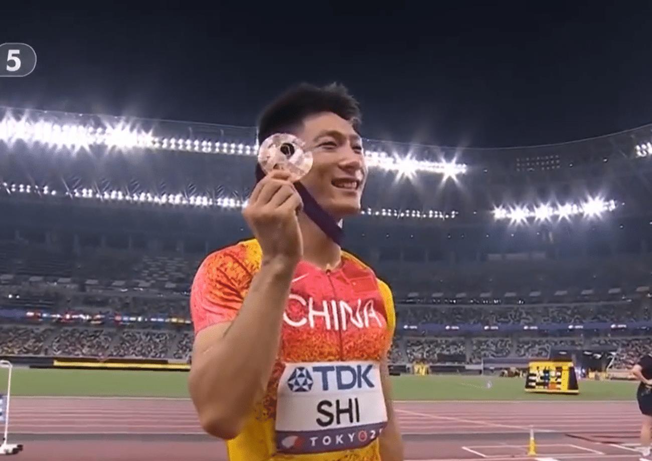 张红牌, 手均无缘决, 家玉第 张红牌, 手均无缘决, 家玉第