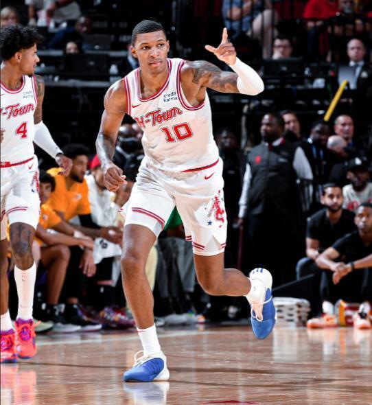 亚当斯和卡 亚当斯和卡